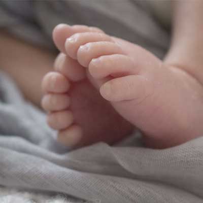 Photo-naissance-bébé-Var---5-min